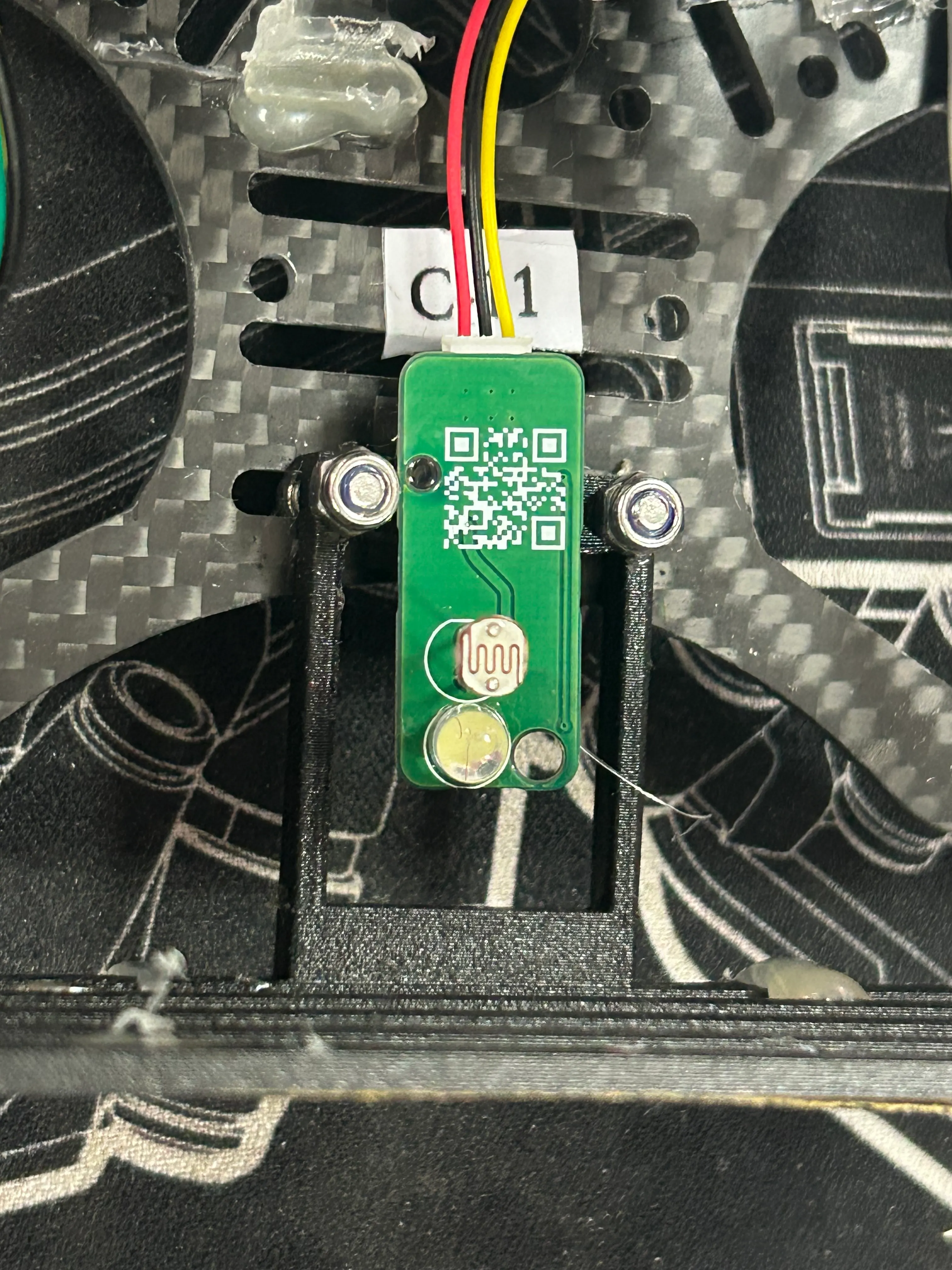 将光电管替换为光敏电阻后的灰度传感器